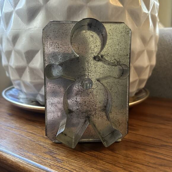 Vintage Primitive GINGERBREAD MAN 5" Cookie Cutter Tin Flat Back Handle Canada - Picture 2 of 11